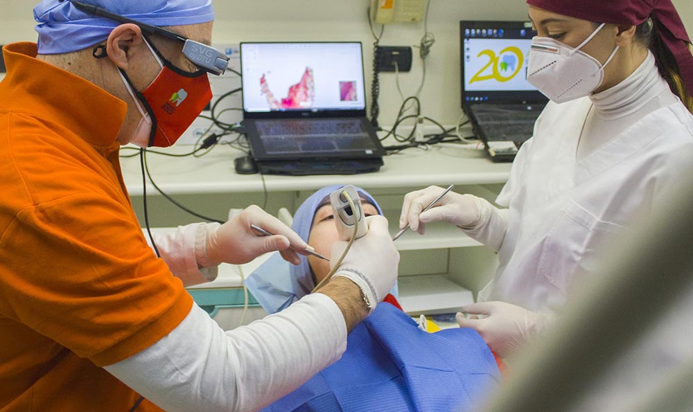 彩光祛痘和激光祛痘